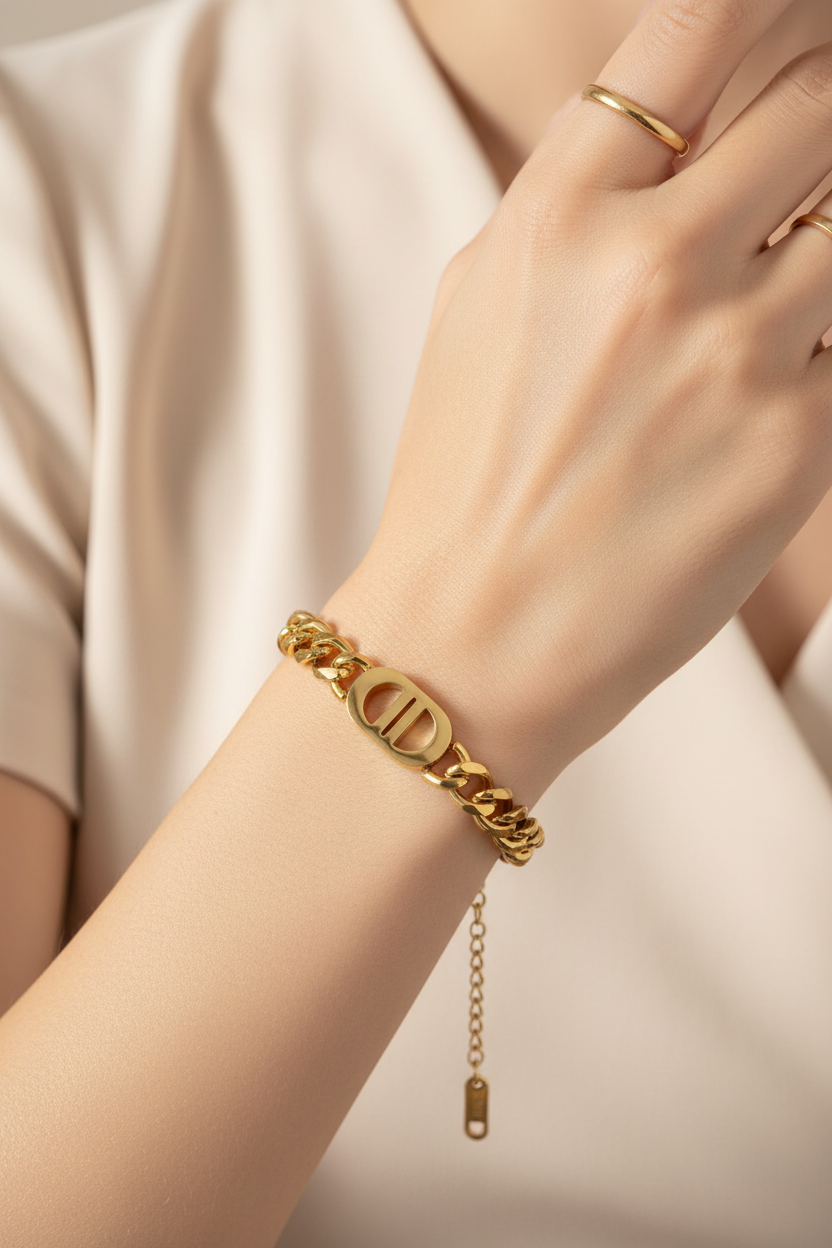 Curb Chain — modelka
