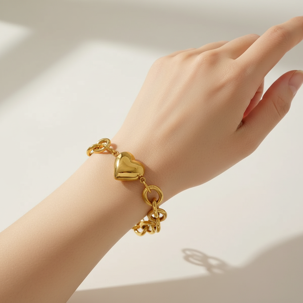 Gold Heart Bracelet – Woman Model