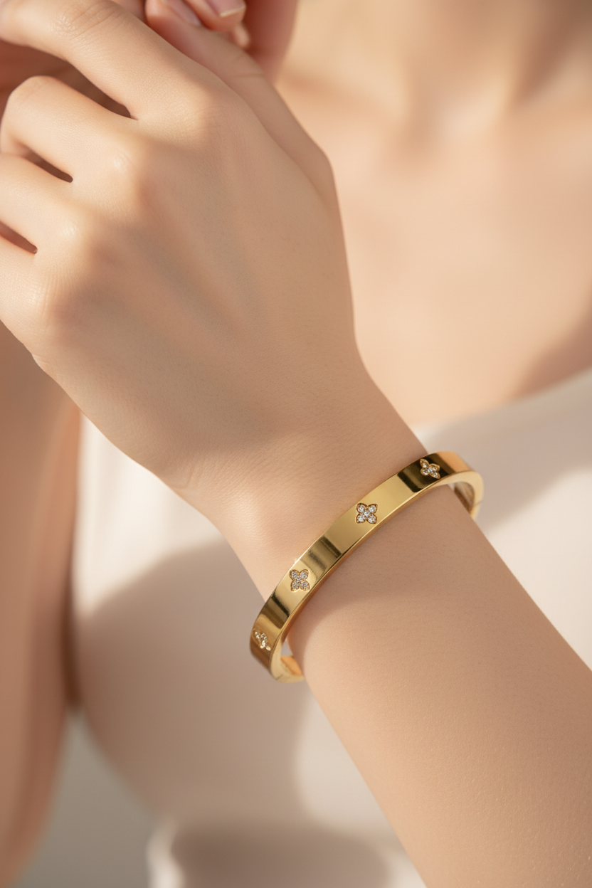 Bangle — modelka