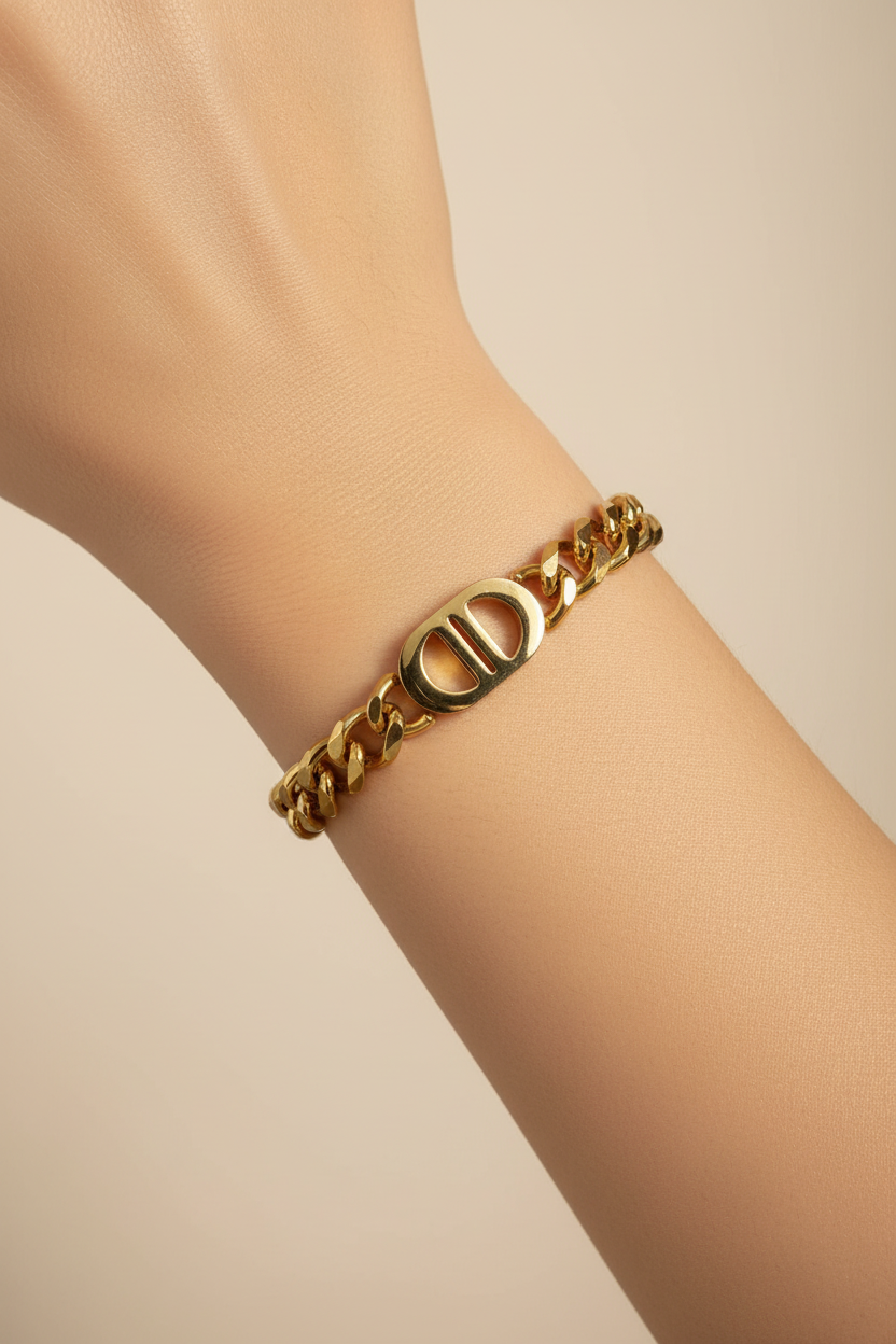 Gold Curb Chain Bracelet with Oval Charm