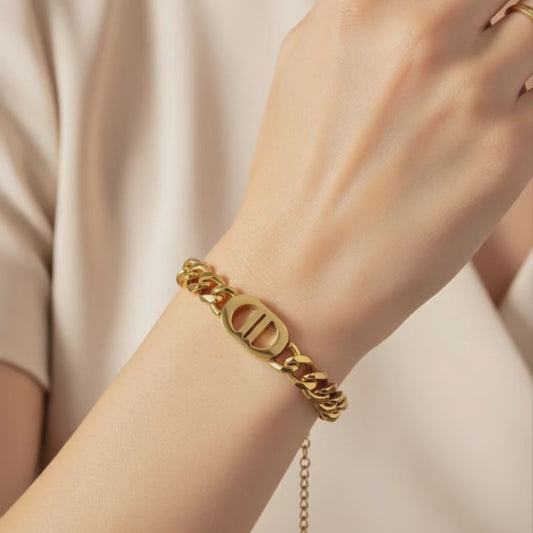 Gold Curb Chain Bracelet with Oval Charm